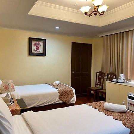 White Knight Hotel Intramuros Manila Kültér fotó