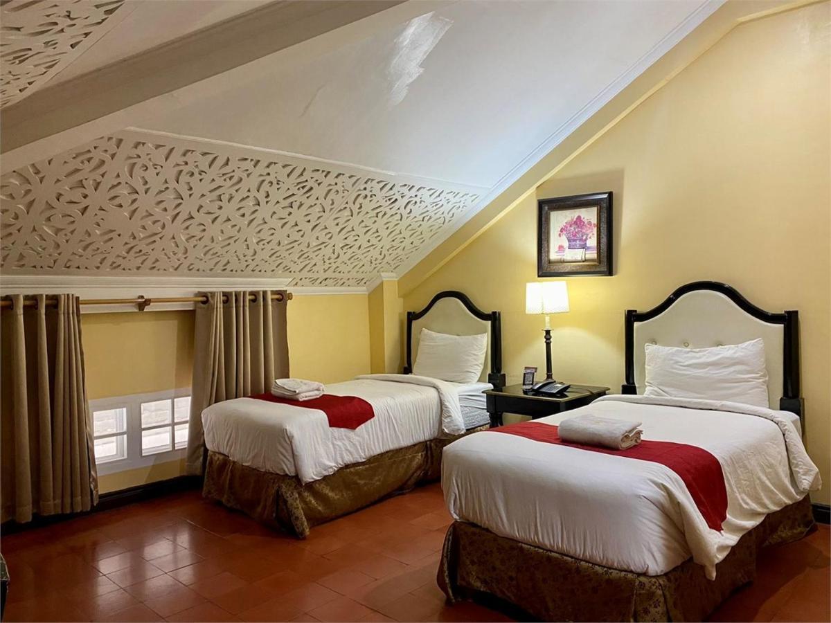 White Knight Hotel Intramuros Manila Kültér fotó