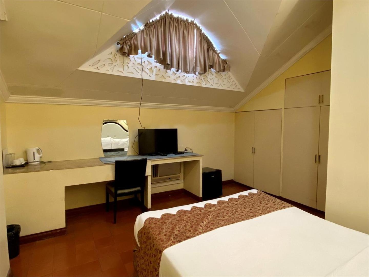 White Knight Hotel Intramuros Manila Kültér fotó
