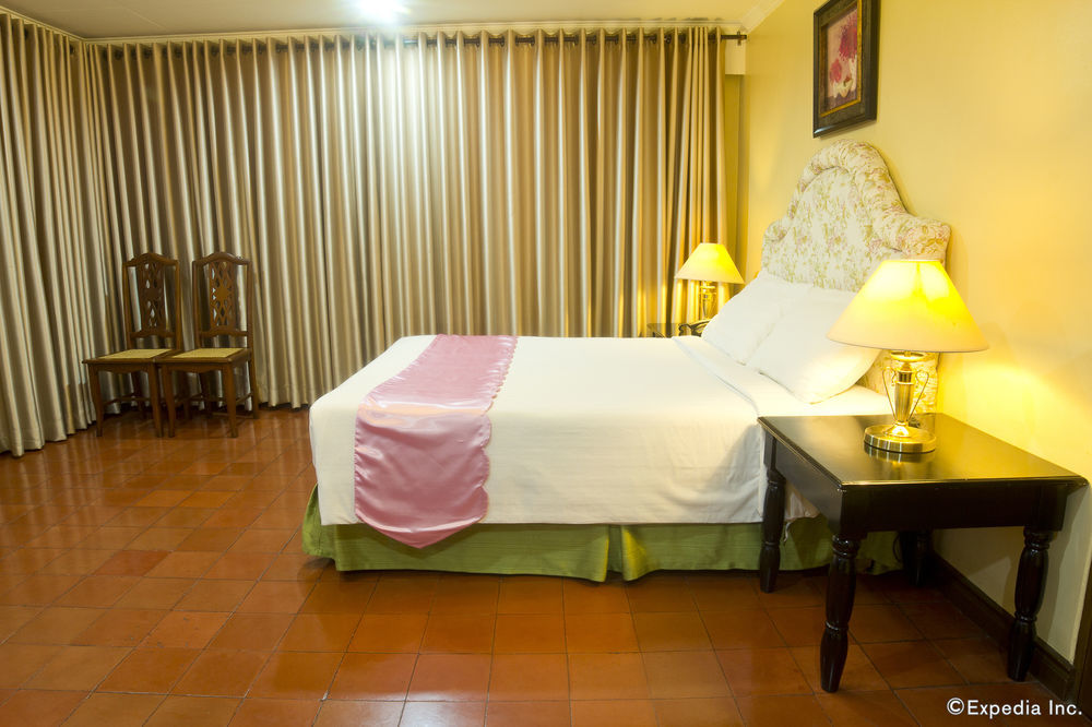 White Knight Hotel Intramuros Manila Kültér fotó