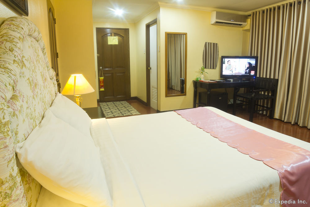 White Knight Hotel Intramuros Manila Kültér fotó