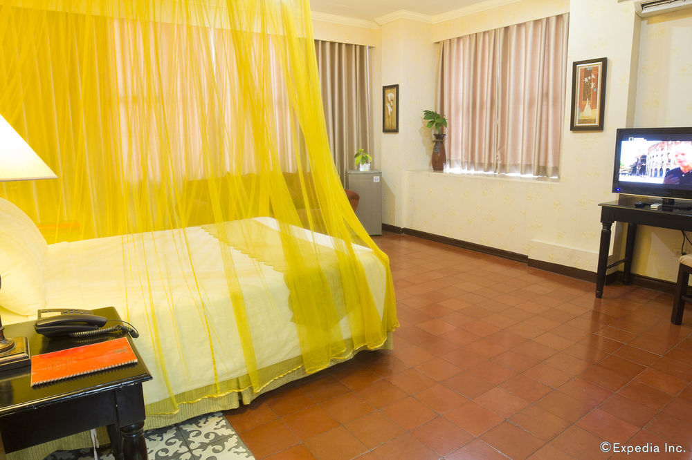 White Knight Hotel Intramuros Manila Kültér fotó