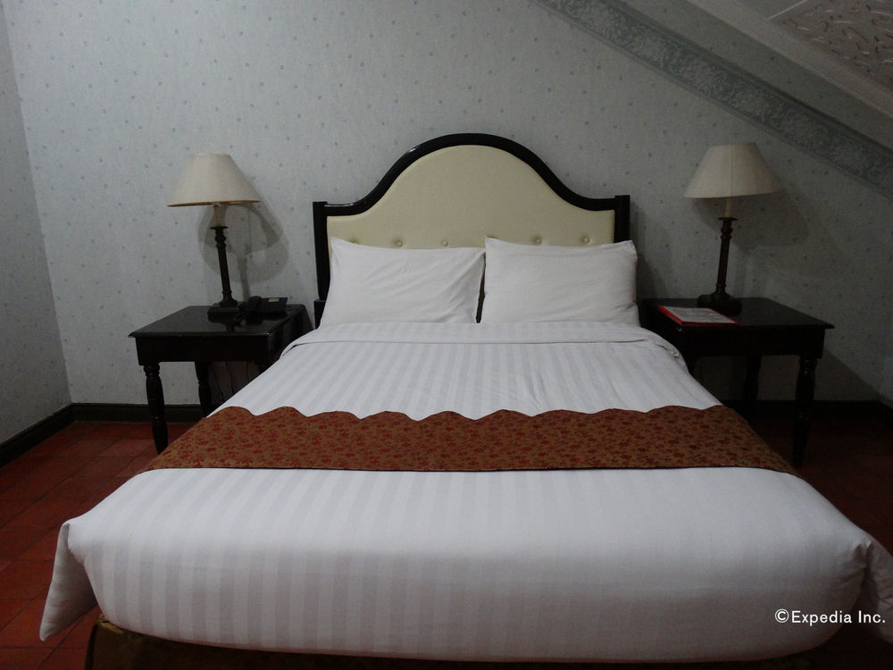 White Knight Hotel Intramuros Manila Kültér fotó