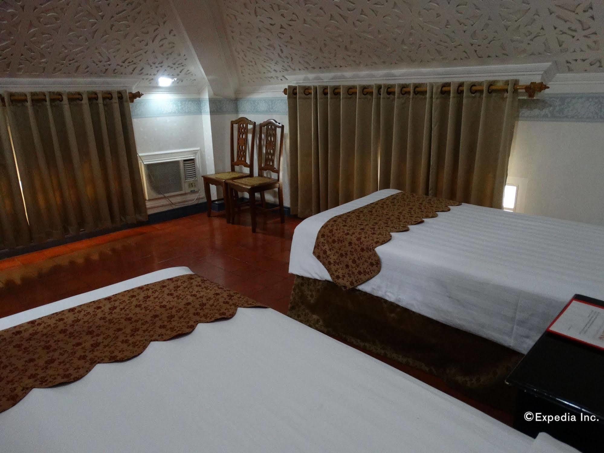 White Knight Hotel Intramuros Manila Kültér fotó