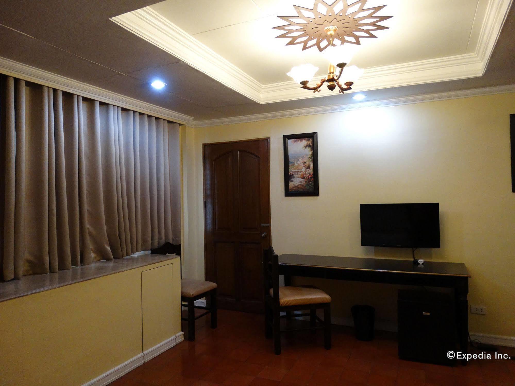 White Knight Hotel Intramuros Manila Kültér fotó
