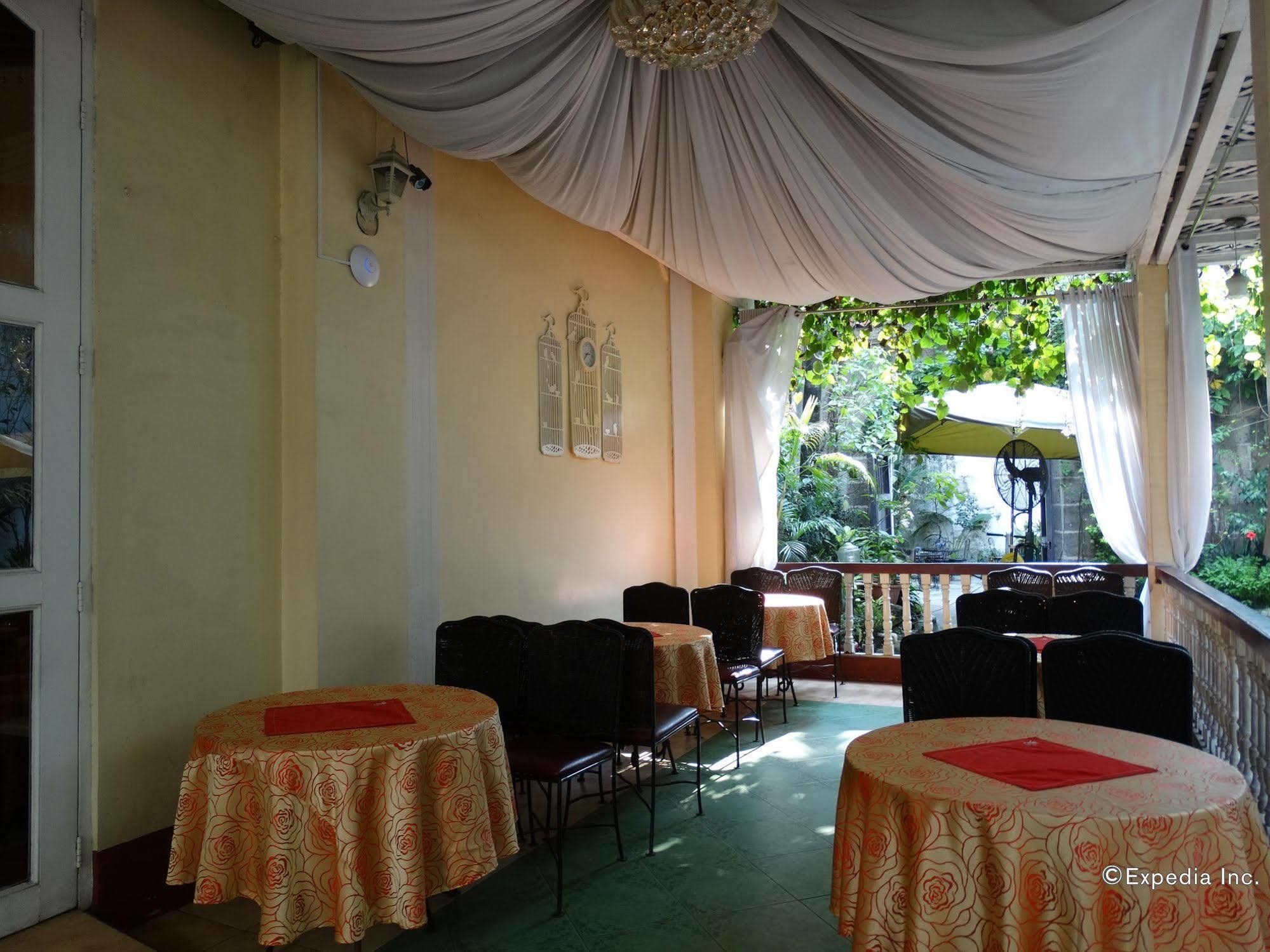 White Knight Hotel Intramuros Manila Kültér fotó