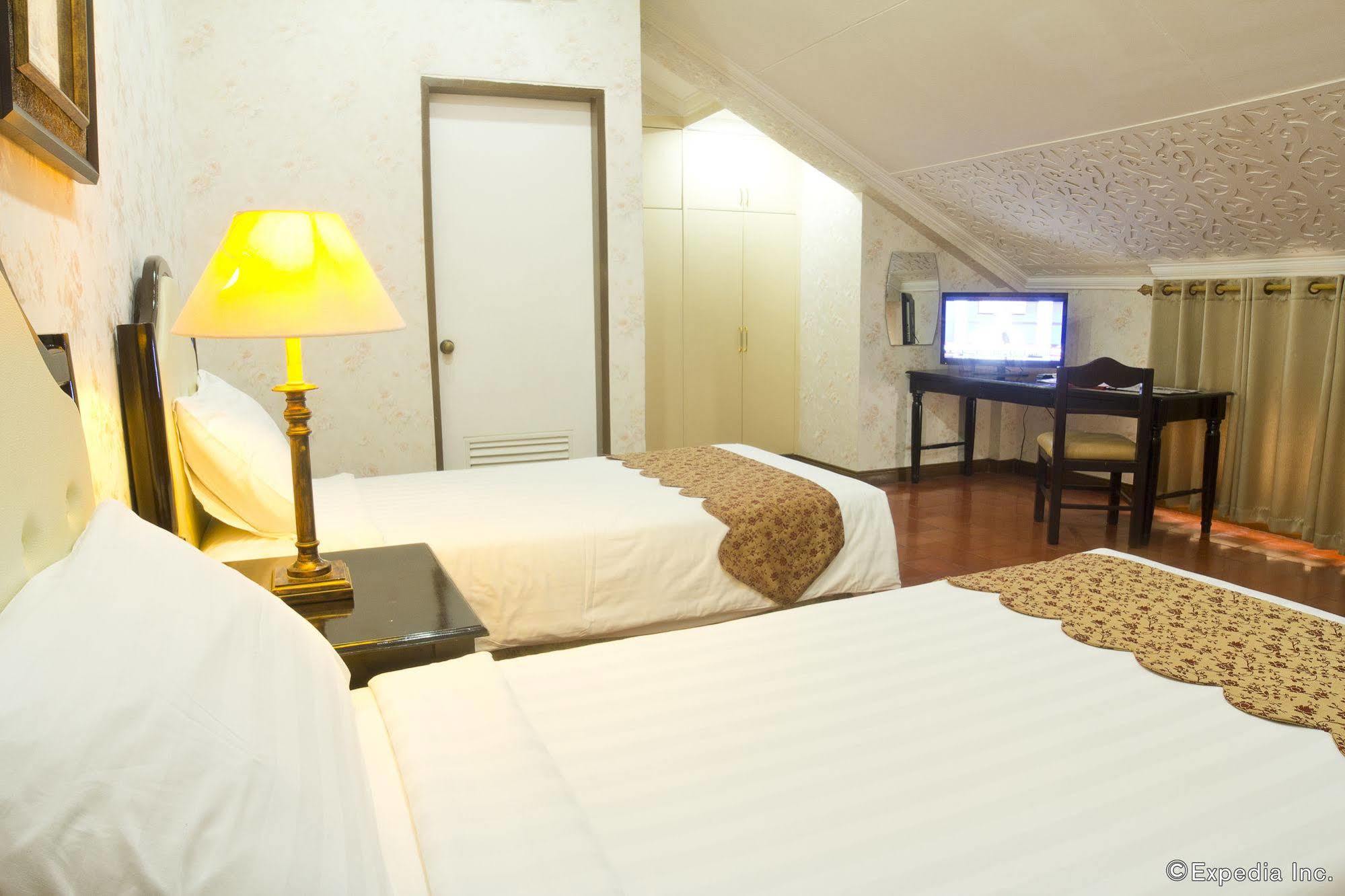 White Knight Hotel Intramuros Manila Kültér fotó